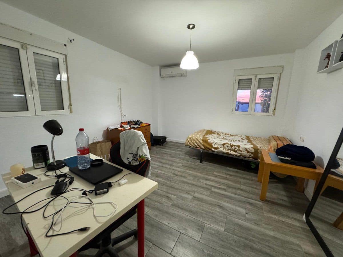 5 bedroom Villa for sale in Alzira with pool garage - € 299,990 (Ref: 10174341)