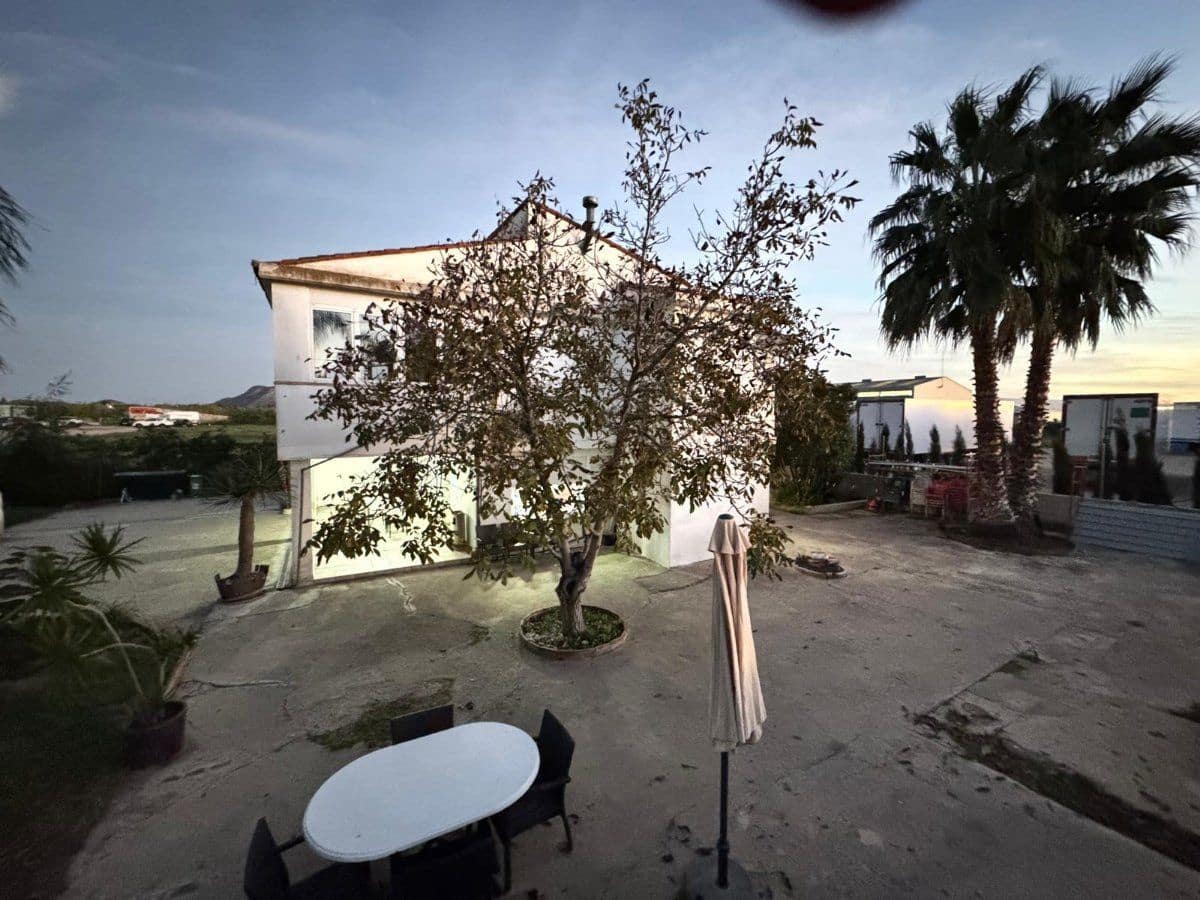 5 bedroom Villa for sale in Alzira with pool garage - € 299,990 (Ref: 10174341)