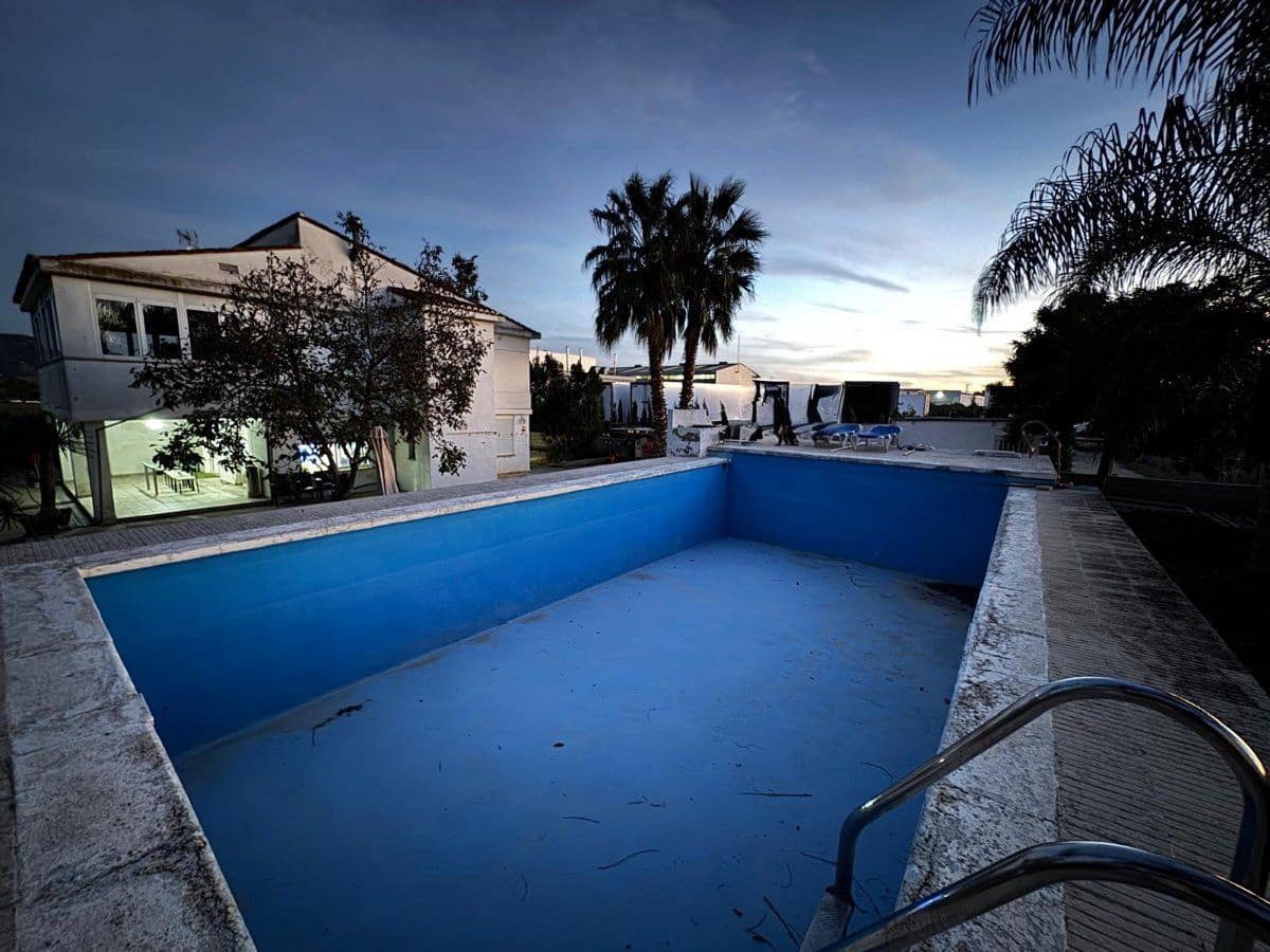 5 bedroom Villa for sale in Alzira with pool garage - € 299,990 (Ref: 10174341)