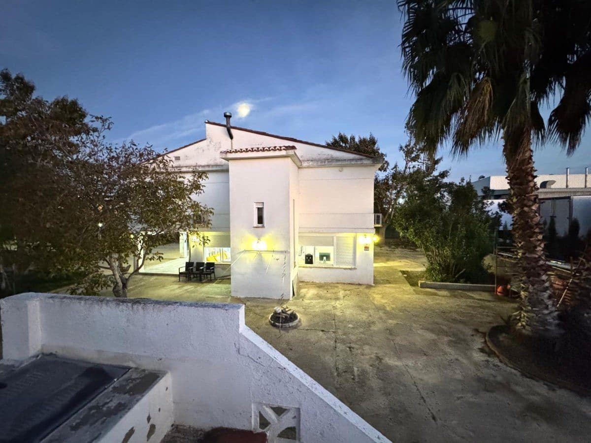 5 bedroom Villa for sale in Alzira with pool garage - € 299,990 (Ref: 10174341)