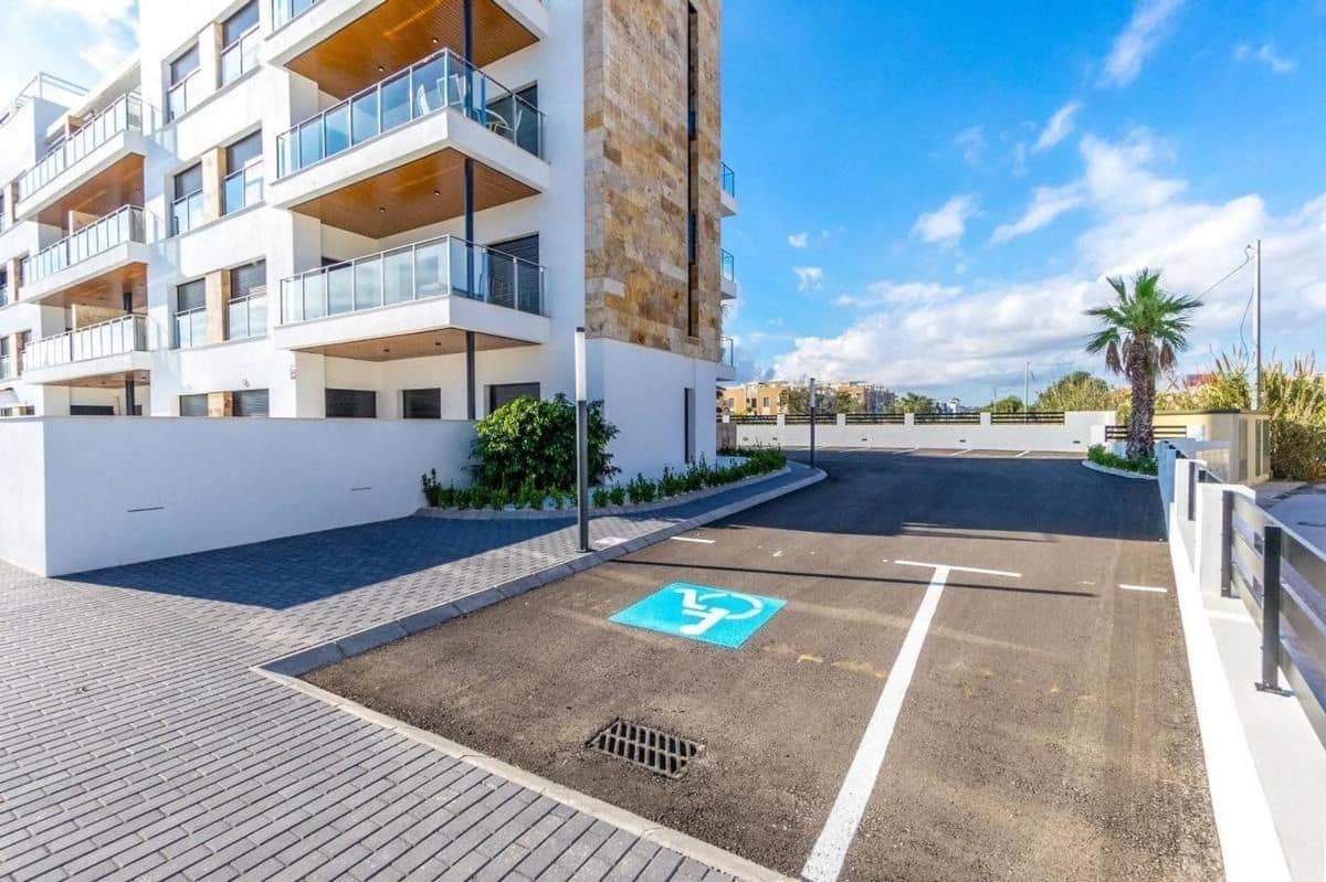 2 soveværelse Lejlighed til salg i Torrevieja med swimmingpool garage - € 274.900 (Ref: 9991594)