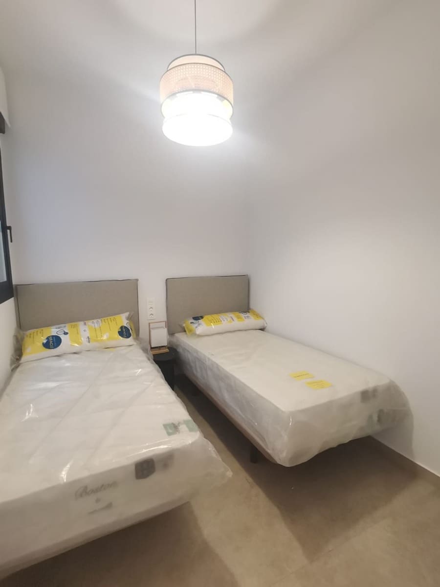 1 slaapkamer Appartement te koop in Torrevieja met zwembad garage - € 219.000 (Ref: 9991617)