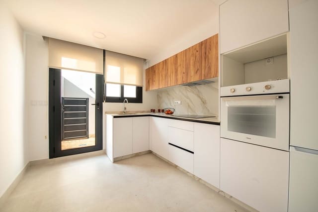 3 bedroom Semi-detached Villa for sale in Cox with pool garage - € 255,000 (Ref: 9991671)