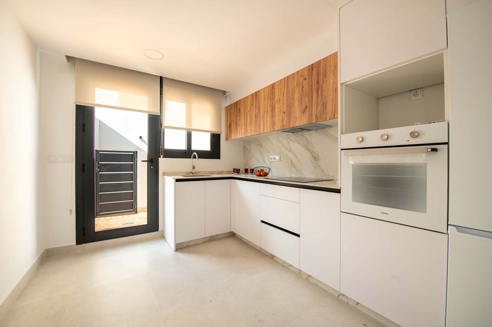 3 bedroom Semi-detached Villa for sale in Cox with pool garage - € 279,000 (Ref: 9991672)