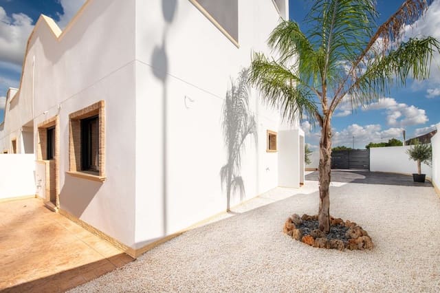 3 bedroom Semi-detached Villa for sale in Cox with pool garage - € 279,000 (Ref: 9991672)