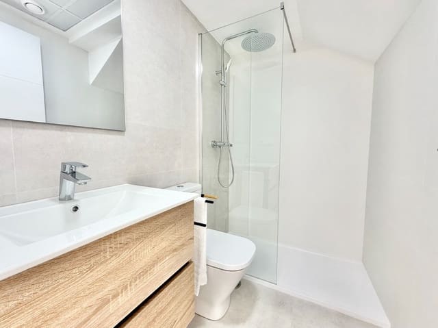 2 sypialnia Bungalow na sprzedaż w Cox z basenem garażem - 209 000 € (Ref: 9991695)