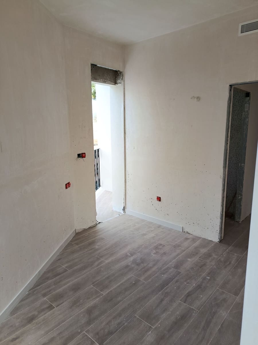 Apartamento de 2 habitaciones en Bigastro en venta - 176.000 € (Ref: 9991717)