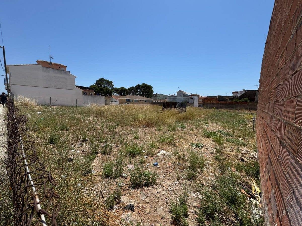 Terrain à Bâtir à vendre à Masalaves - 108 000 € (Ref: 9991733)