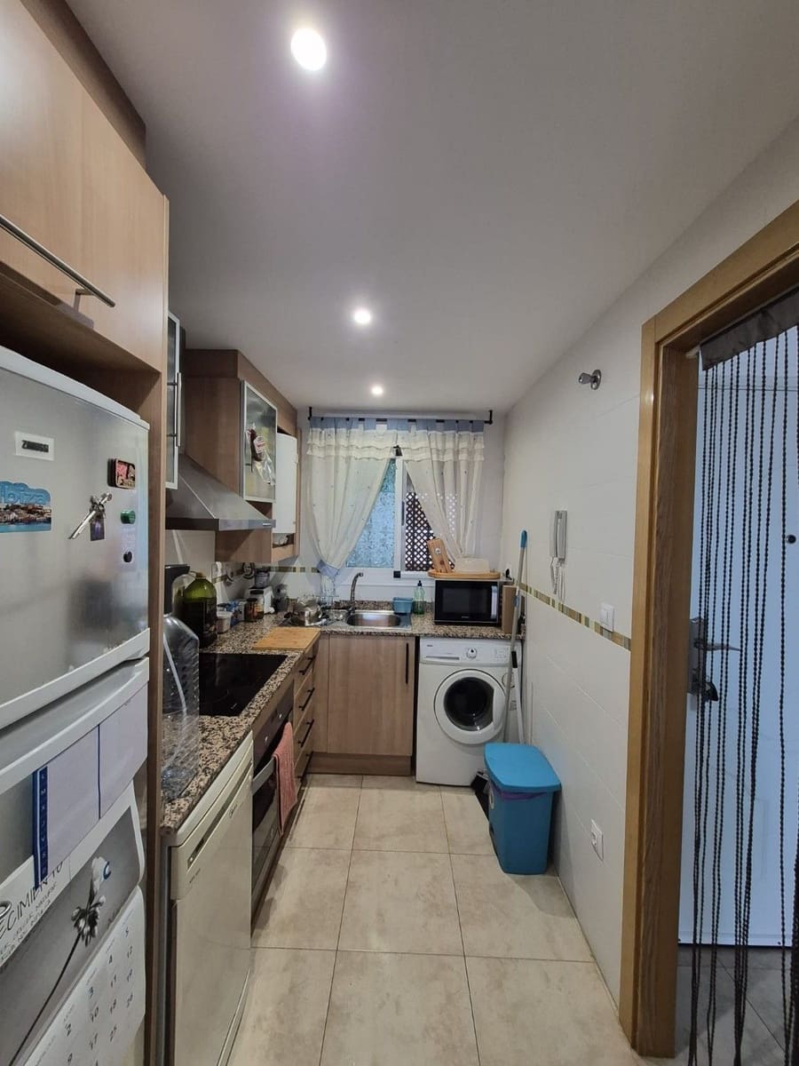 2 soverom Leilighet til salgs i Oropesa  med svømmebasseng garasje - € 165 000 (Ref: 9991736)