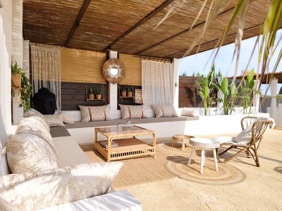 4 soverom Villa til salgs i Montserrat med svømmebasseng garasje - € 349 000 (Ref: 9991743)