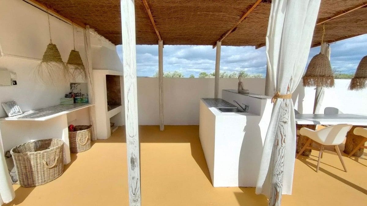 4 soverom Villa til salgs i Montserrat med svømmebasseng garasje - € 349 000 (Ref: 9991743)