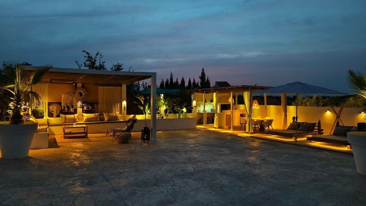 4 soverom Villa til salgs i Montserrat med svømmebasseng garasje - € 349 000 (Ref: 9991743)