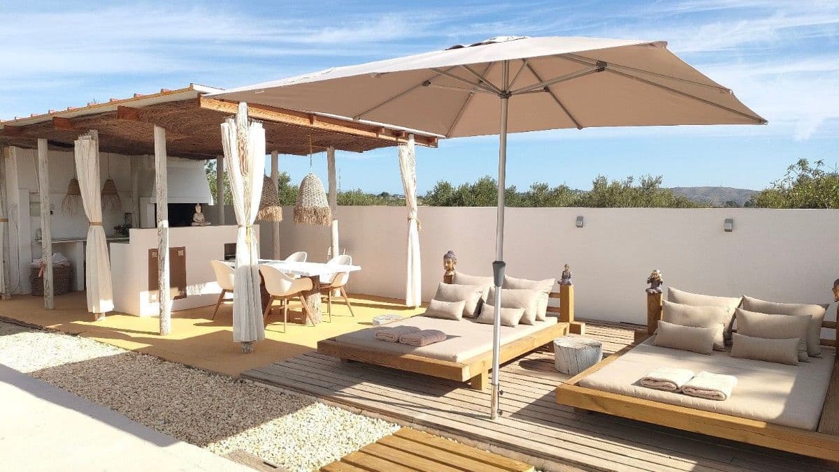 4 soverom Villa til salgs i Montserrat med svømmebasseng garasje - € 349 000 (Ref: 9991743)
