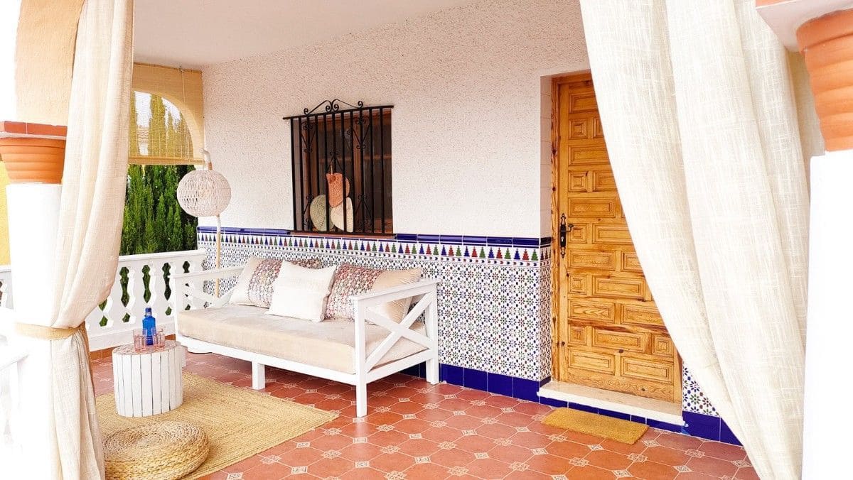 4 soverom Villa til salgs i Montserrat med svømmebasseng garasje - € 349 000 (Ref: 9991743)