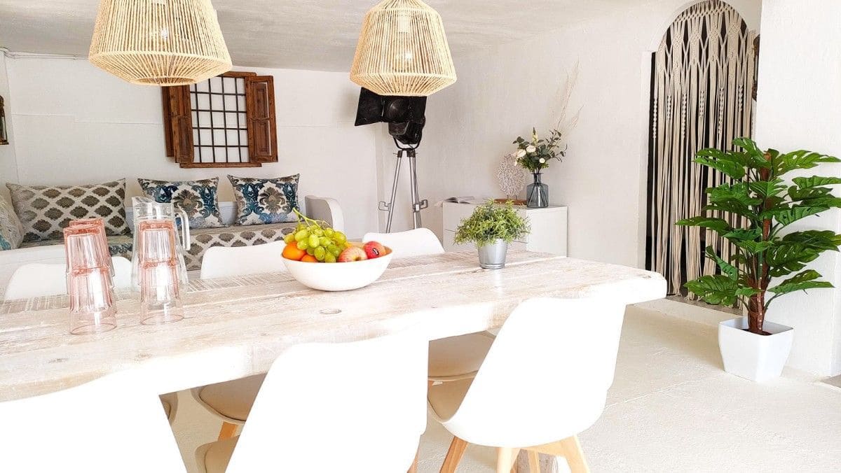 4 soverom Villa til salgs i Montserrat med svømmebasseng garasje - € 349 000 (Ref: 9991743)