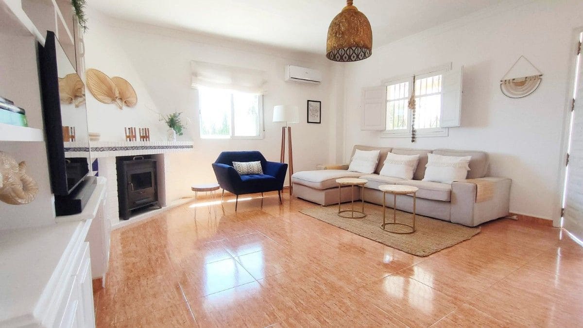 4 soverom Villa til salgs i Montserrat med svømmebasseng garasje - € 349 000 (Ref: 9991743)