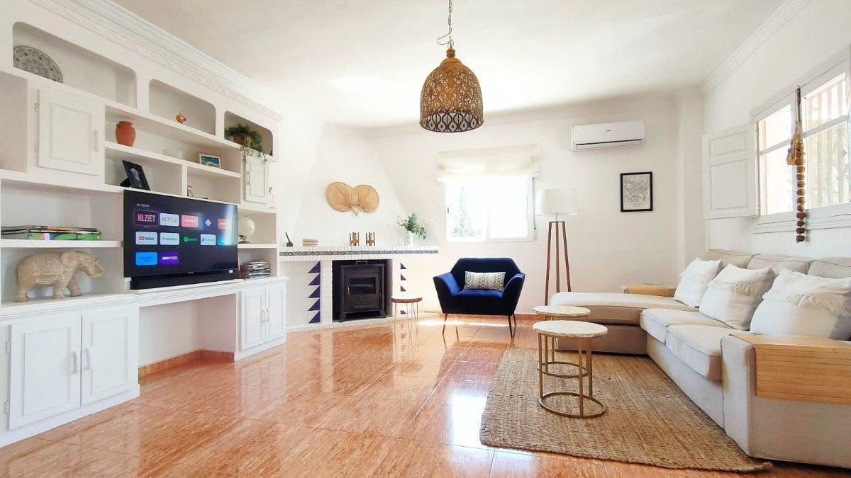 4 soverom Villa til salgs i Montserrat med svømmebasseng garasje - € 349 000 (Ref: 9991743)