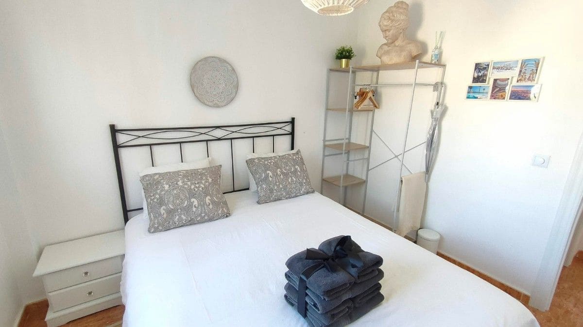 4 soverom Villa til salgs i Montserrat med svømmebasseng garasje - € 349 000 (Ref: 9991743)