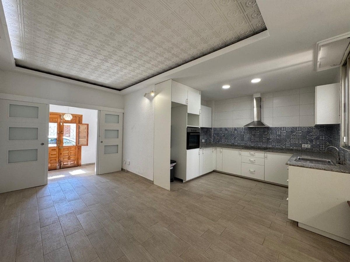 3 makuuhuone Huvila myytävänä paikassa Aldaia - 300 000 € (Ref: 9991746)