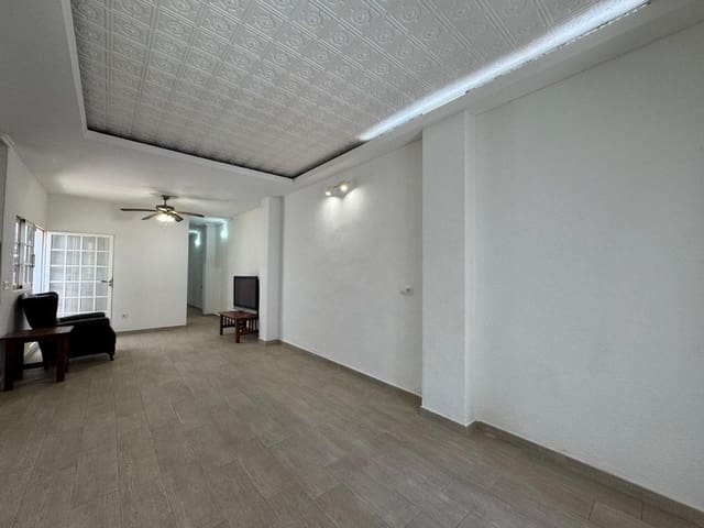 3 makuuhuone Huvila myytävänä paikassa Aldaia - 300 000 € (Ref: 9991746)