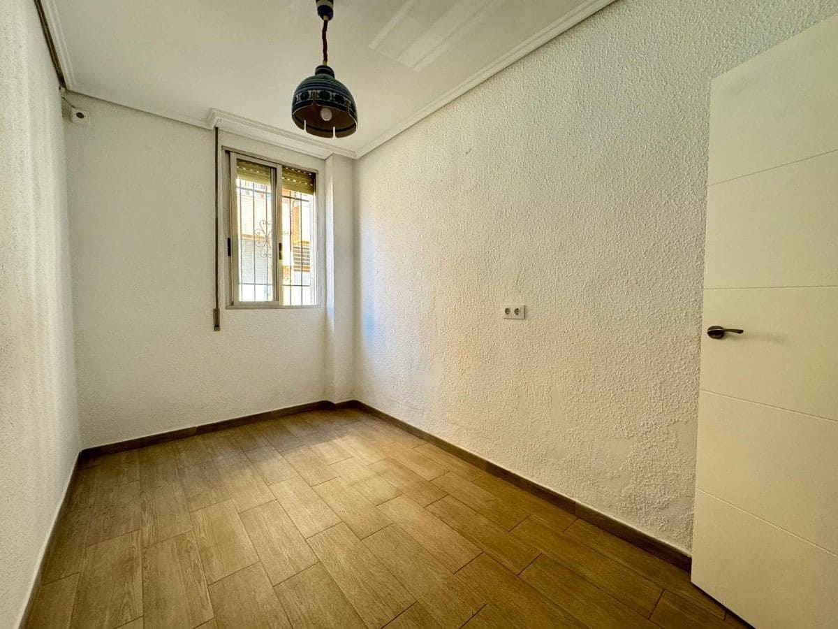 3 makuuhuone Huvila myytävänä paikassa Aldaia - 300 000 € (Ref: 9991746)