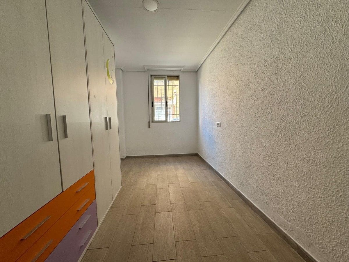 3 makuuhuone Huvila myytävänä paikassa Aldaia - 300 000 € (Ref: 9991746)