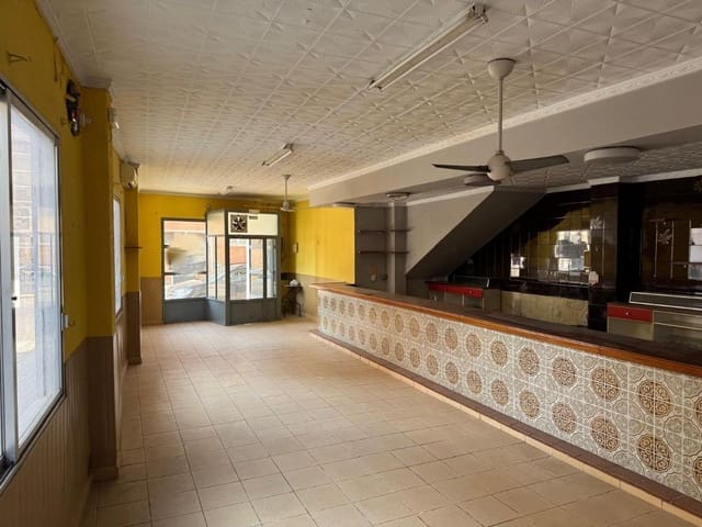 4 bedroom Villa for sale in Alberic - € 249,990 (Ref: 9991752)