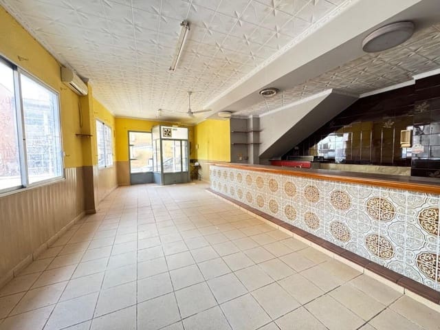 4 bedroom Villa for sale in Alberic - € 249,990 (Ref: 9991752)
