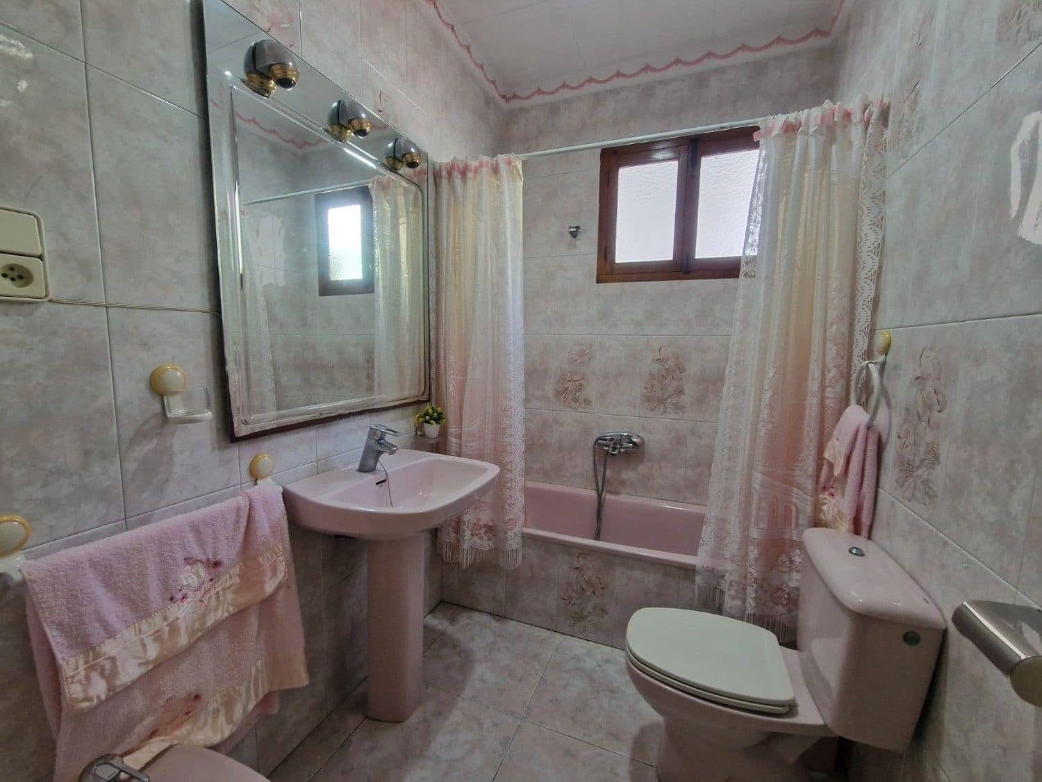 2 bedroom Villa for sale in Alberic with garage - € 160,000 (Ref: 9991755)