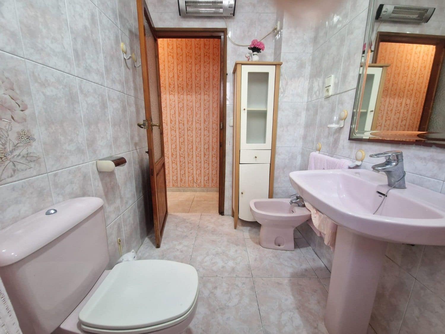 2 bedroom Villa for sale in Alberic with garage - € 160,000 (Ref: 9991755)