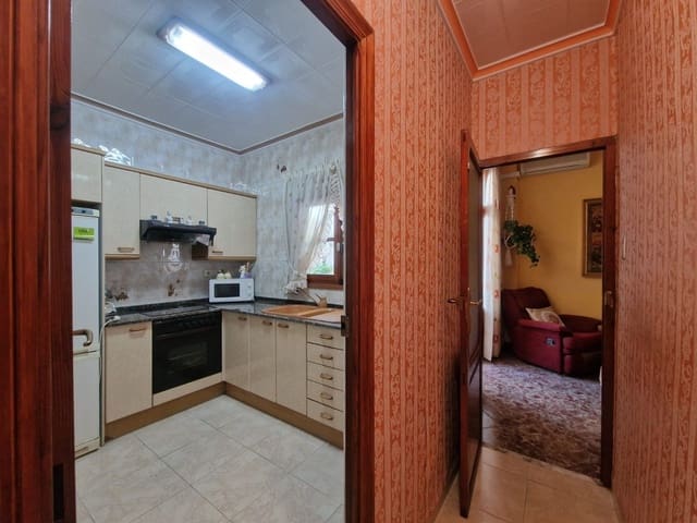 2 bedroom Villa for sale in Alberic with garage - € 160,000 (Ref: 9991755)