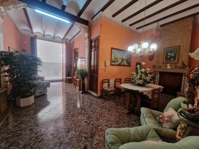 2 bedroom Villa for sale in Alberic with garage - € 160,000 (Ref: 9991755)