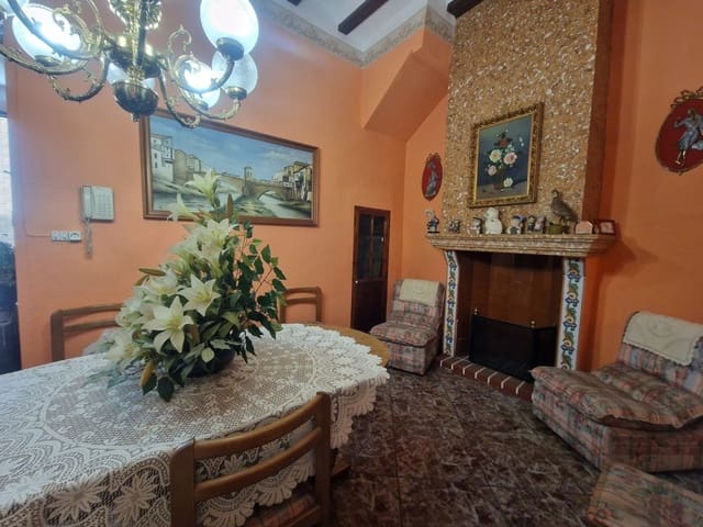 2 bedroom Villa for sale in Alberic with garage - € 160,000 (Ref: 9991755)