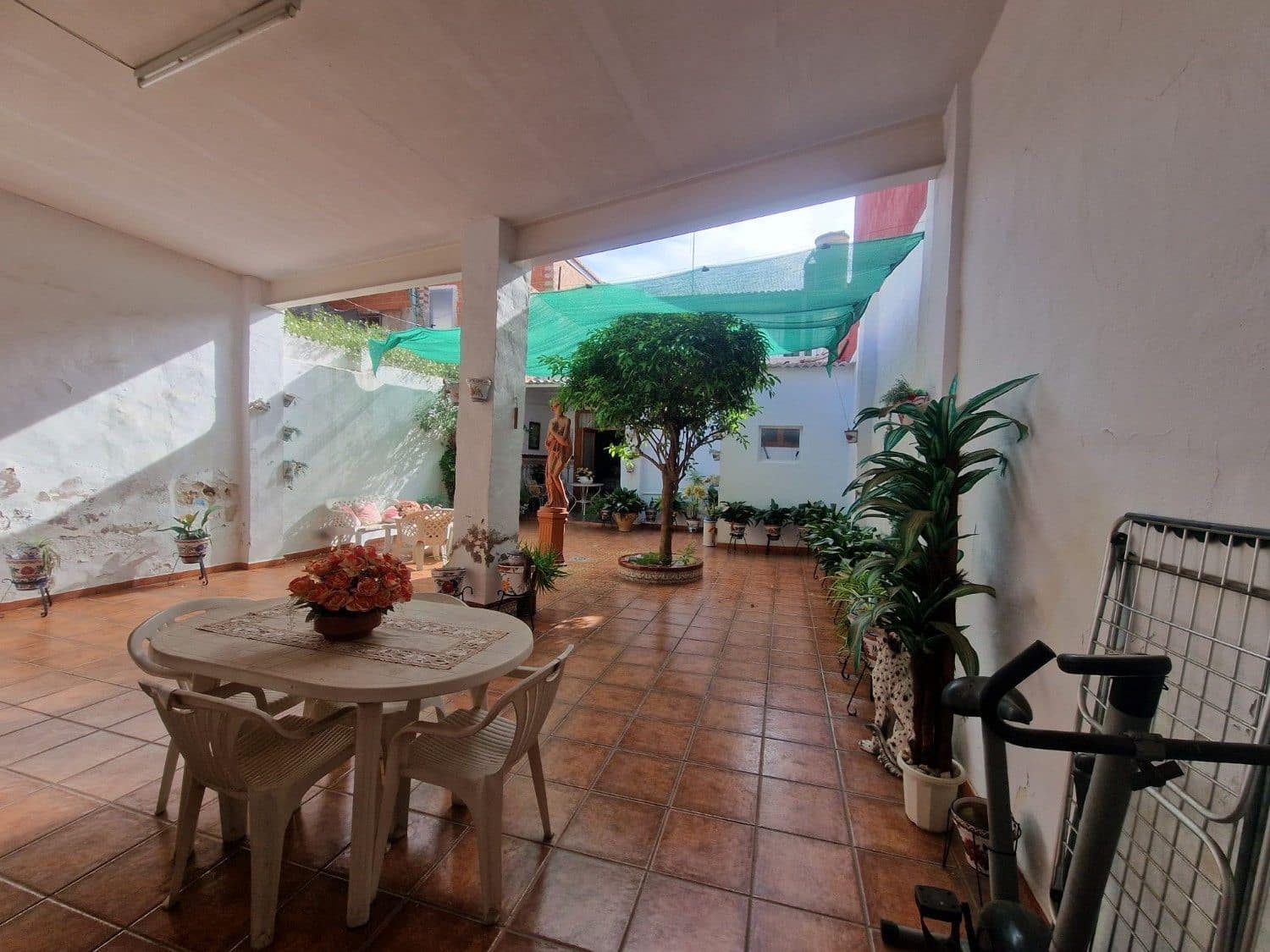 2 bedroom Villa for sale in Alberic with garage - € 160,000 (Ref: 9991755)
