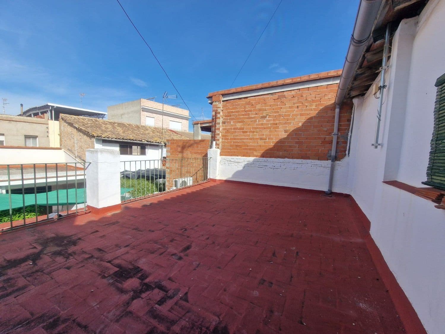 2 bedroom Villa for sale in Alberic with garage - € 160,000 (Ref: 9991755)