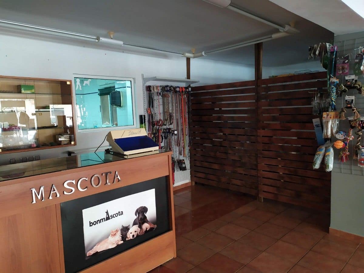 1 bedroom Commercial for sale in Canals - € 76,990 (Ref: 9991757)