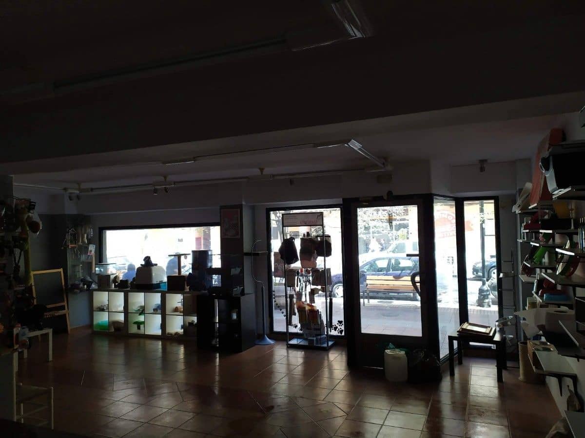 1 bedroom Commercial for sale in Canals - € 76,990 (Ref: 9991757)