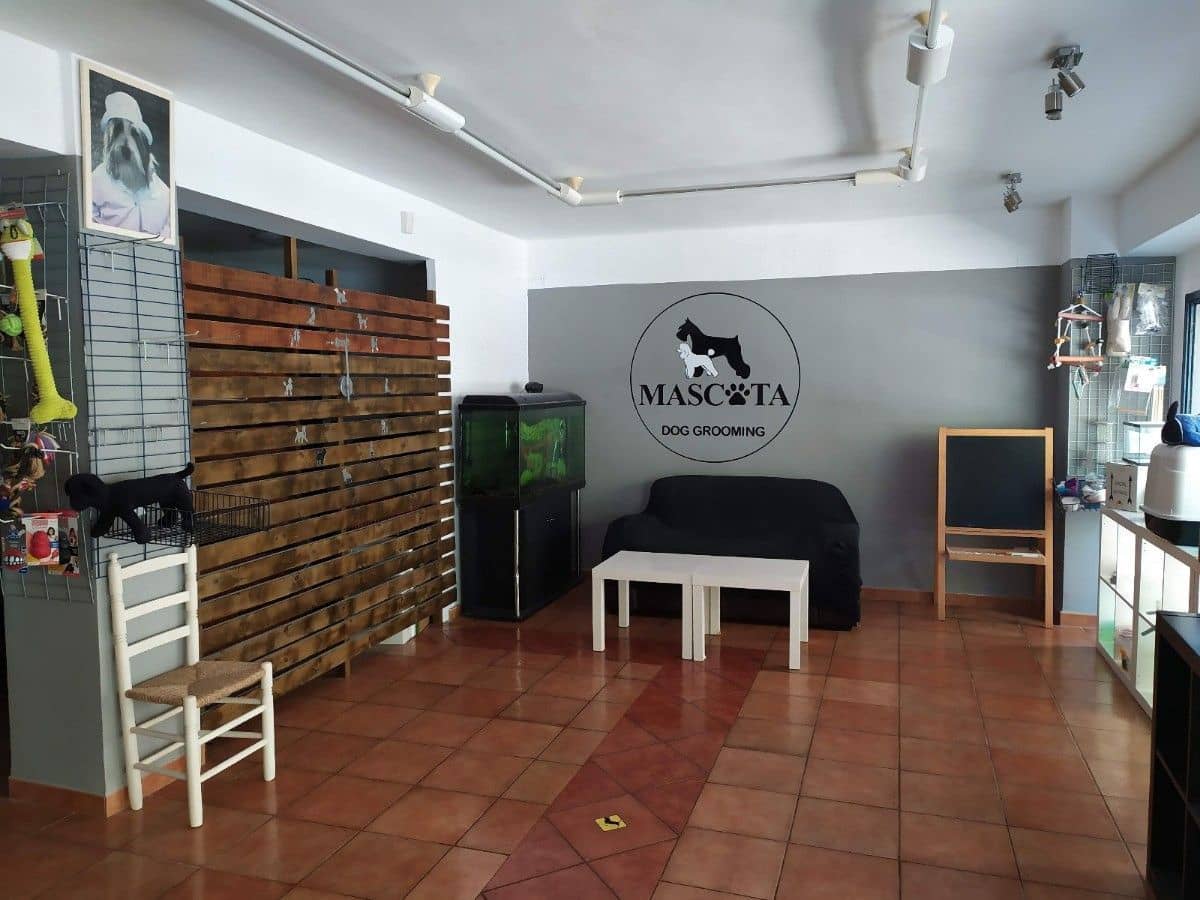 1 bedroom Commercial for sale in Canals - € 76,990 (Ref: 9991757)