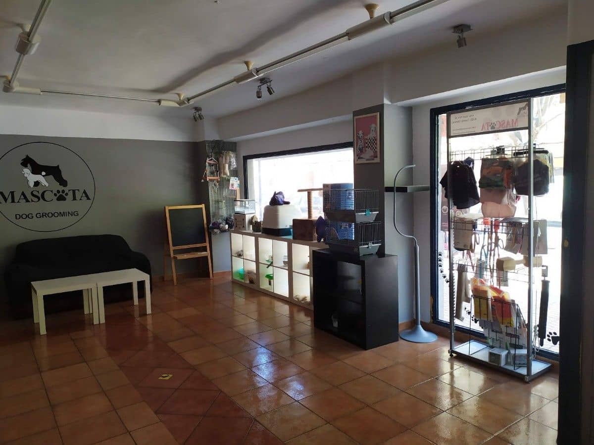 1 bedroom Commercial for sale in Canals - € 76,990 (Ref: 9991757)