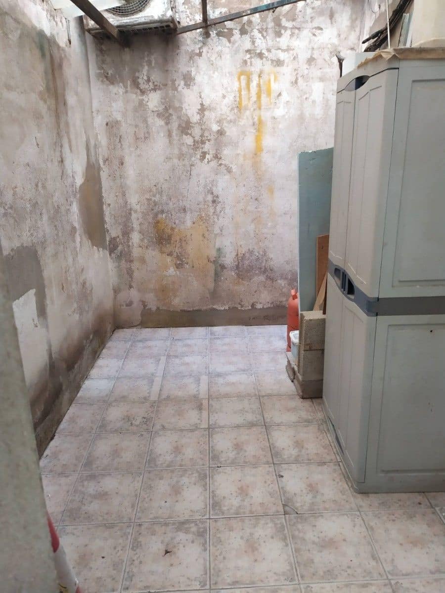 1 bedroom Commercial for sale in Canals - € 76,990 (Ref: 9991757)