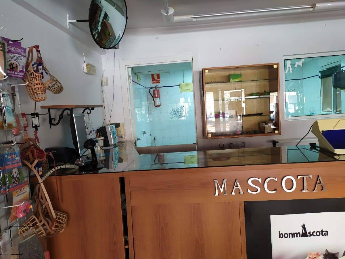 1 bedroom Commercial for sale in Canals - € 76,990 (Ref: 9991757)