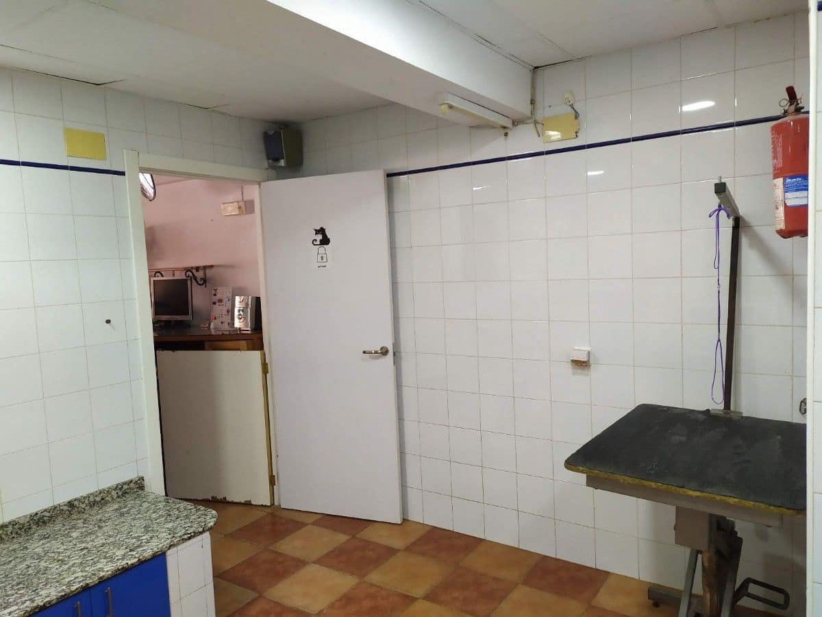 1 bedroom Commercial for sale in Canals - € 76,990 (Ref: 9991757)