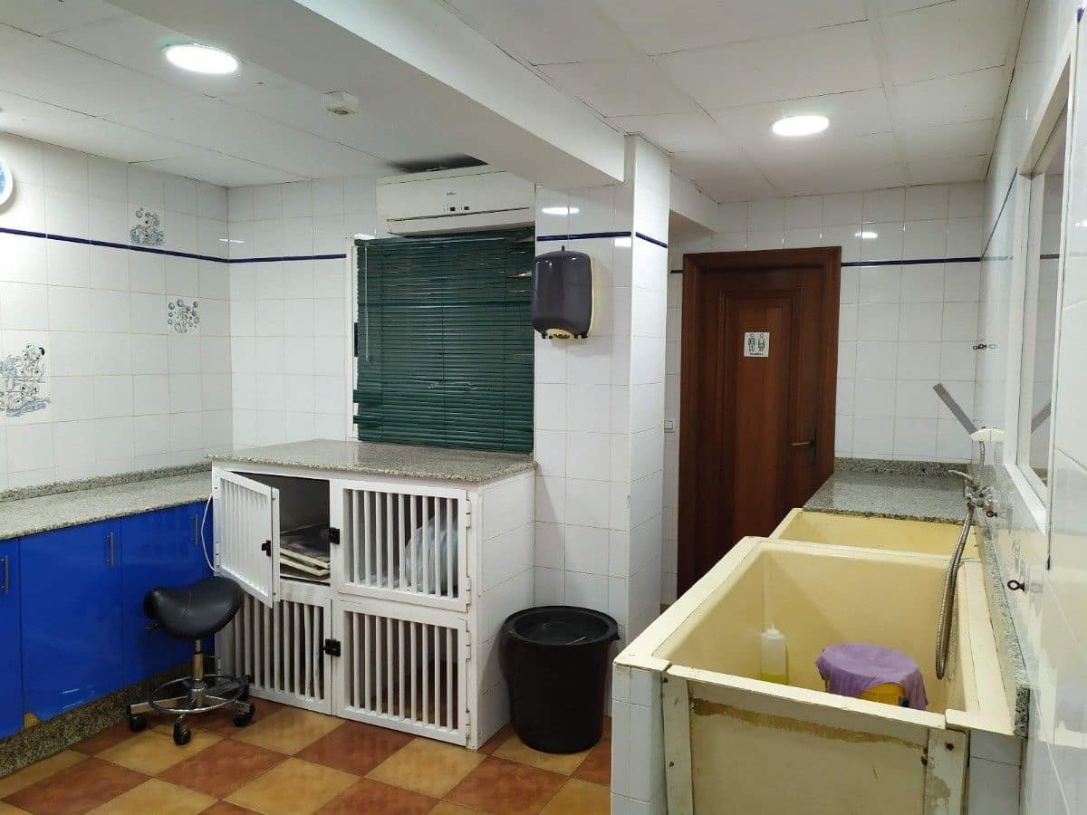 1 bedroom Commercial for sale in Canals - € 76,990 (Ref: 9991757)