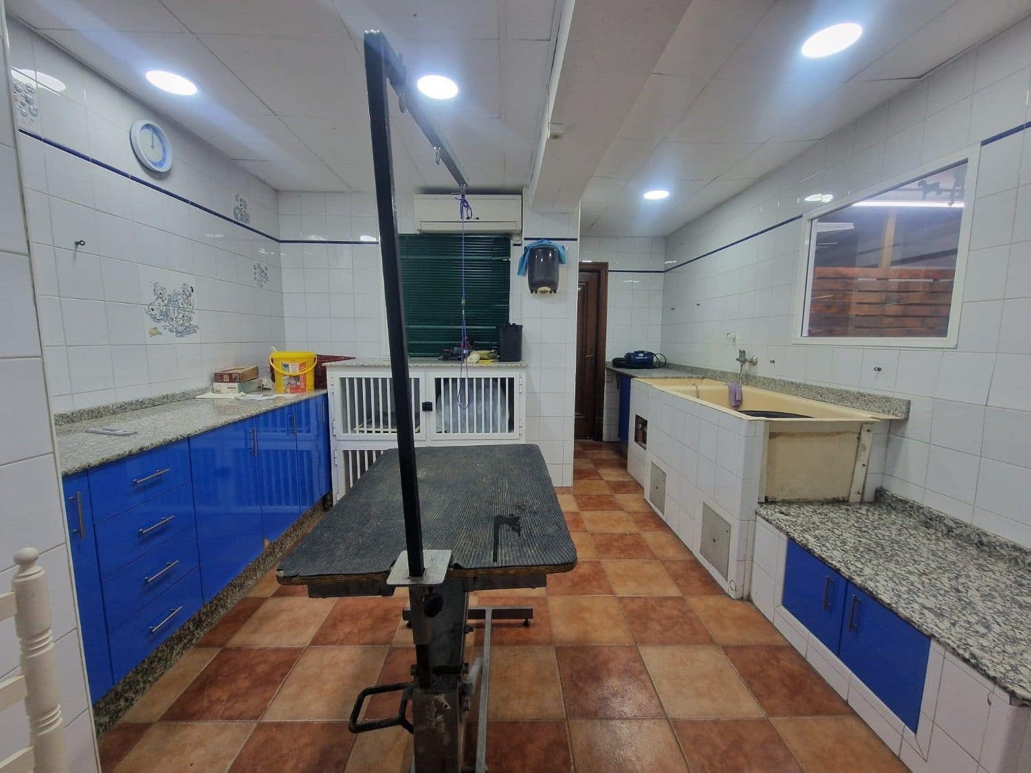1 bedroom Commercial for sale in Canals - € 76,990 (Ref: 9991757)