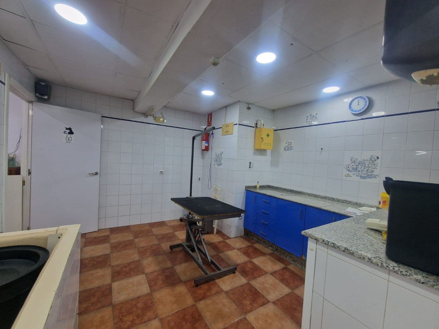 1 bedroom Commercial for sale in Canals - € 76,990 (Ref: 9991757)