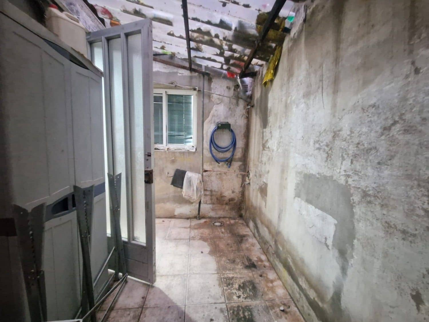 1 bedroom Commercial for sale in Canals - € 76,990 (Ref: 9991757)