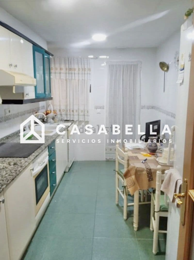 4 bedroom Flat for sale in Valencia city - € 384,000 (Ref: 9650130)