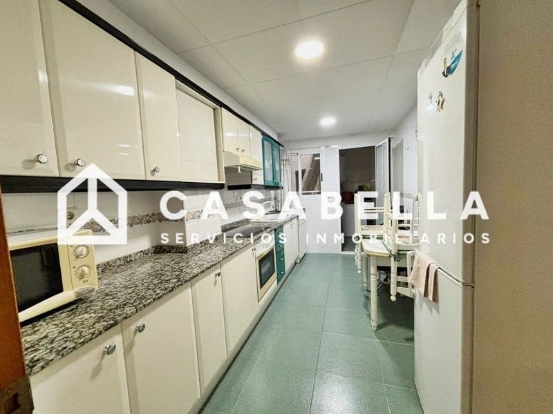 4 bedroom Flat for sale in Valencia city - € 384,000 (Ref: 9650130)