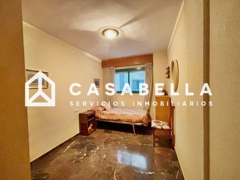 4 bedroom Flat for sale in Valencia city - € 384,000 (Ref: 9650130)