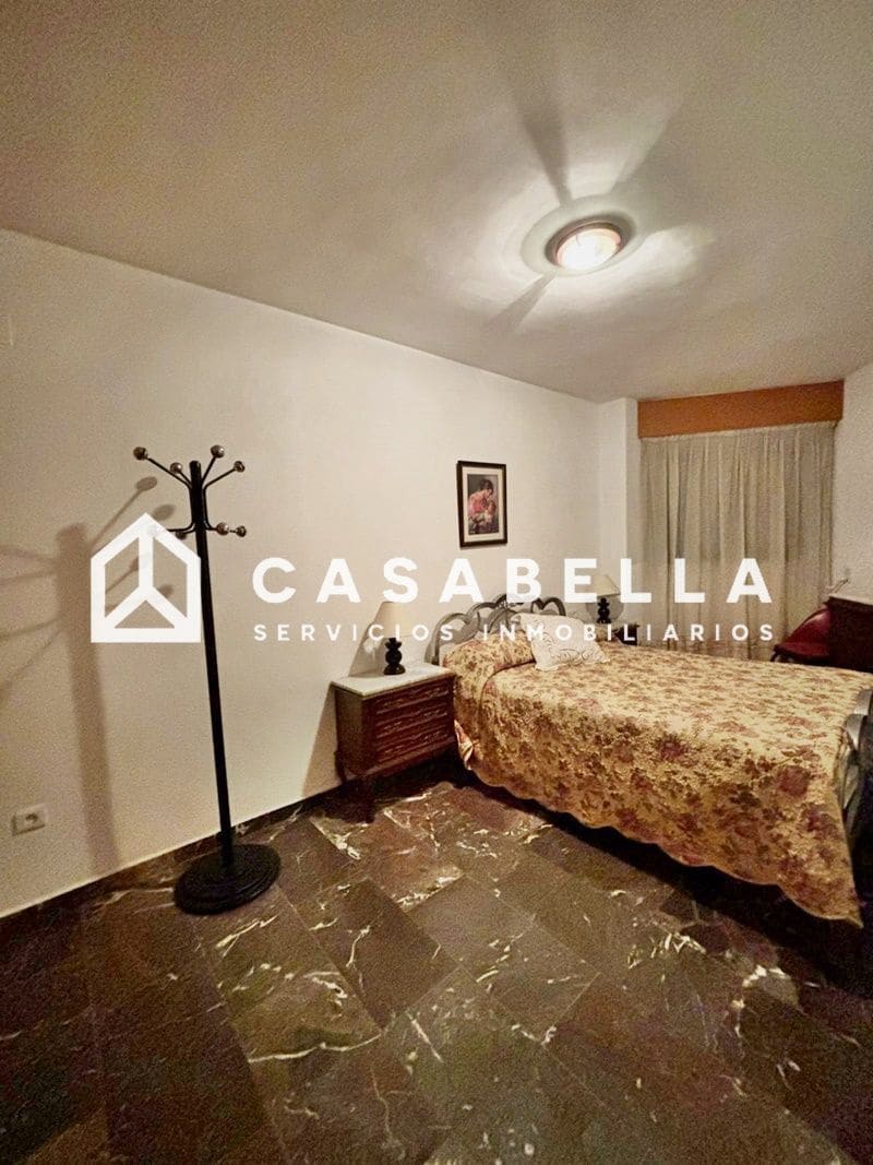 4 bedroom Flat for sale in Valencia city - € 384,000 (Ref: 9650130)